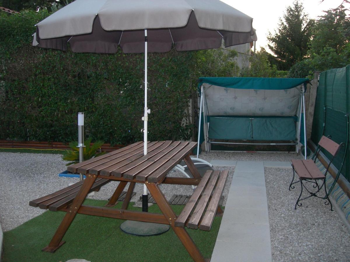 Ferienwohnung Studio 66 Caumont-sur-Durance Exterior foto
